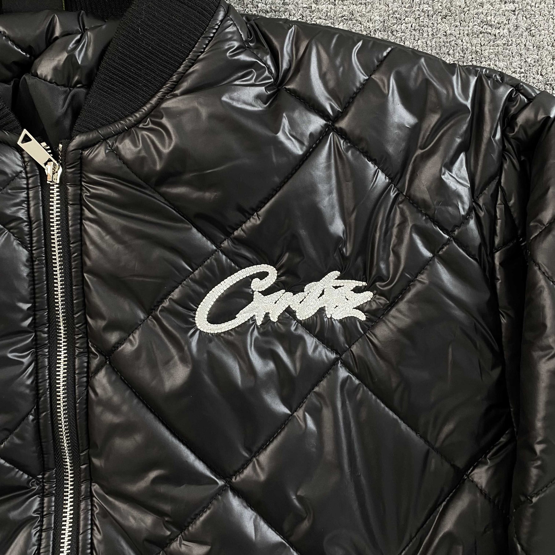 Jaqueta Corteiz “Reversible Bomber” ( Preta )