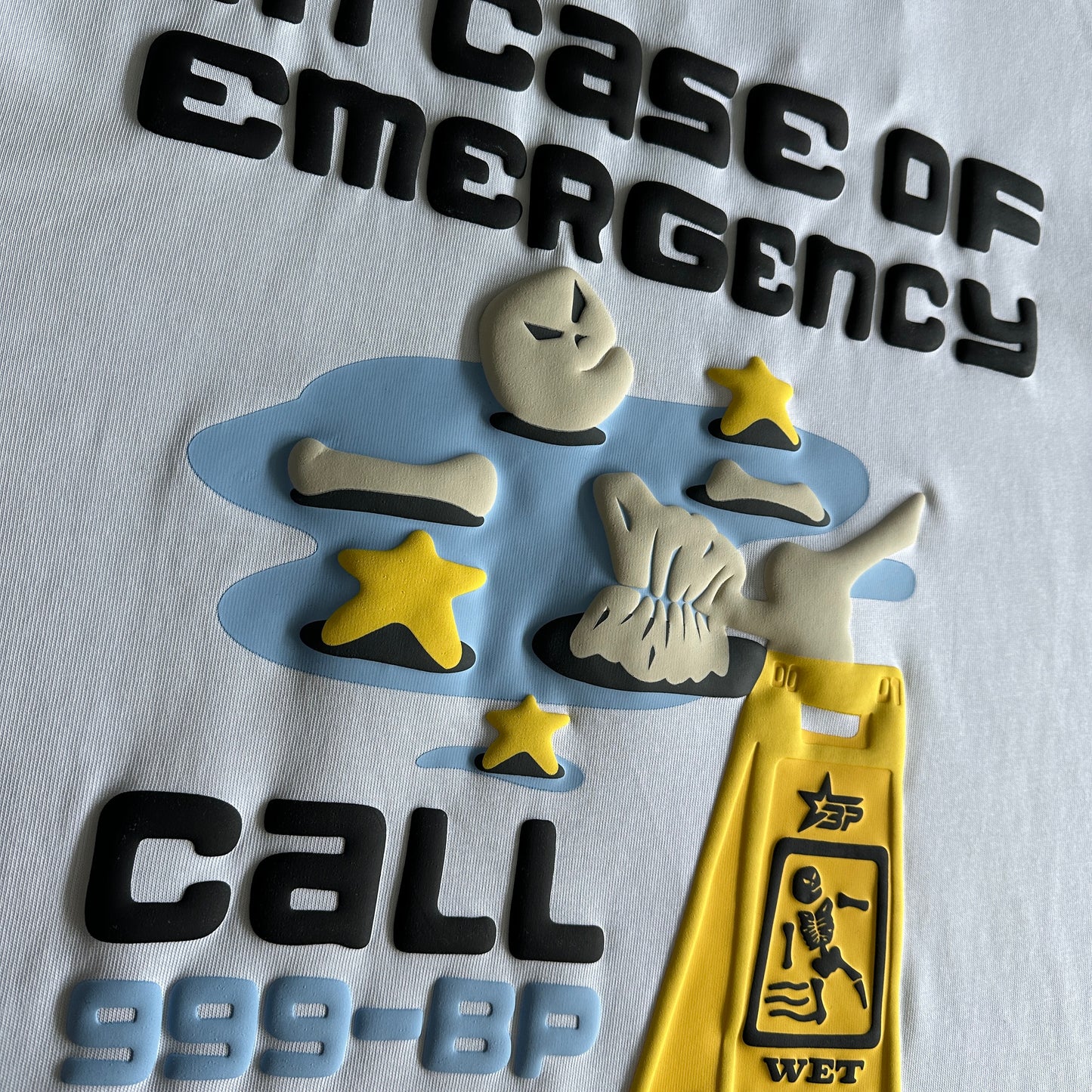 Camisa Broken Planet “in case emergency”