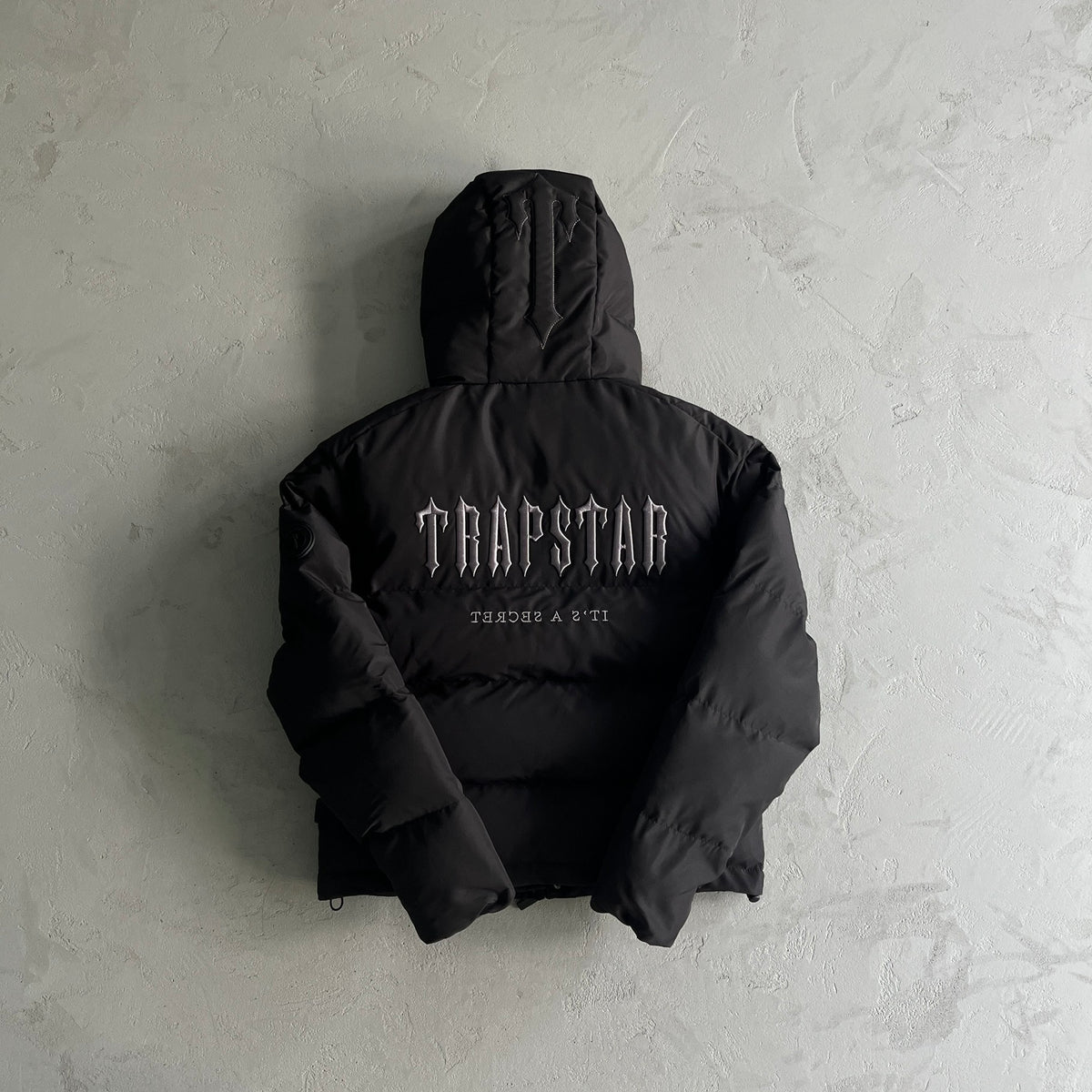 Jaqueta Trapstar “Decoded 2022 Hooded” ( Blackout )