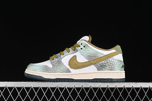 Dunk x Alexis Sablone “White and Pacific Moss”