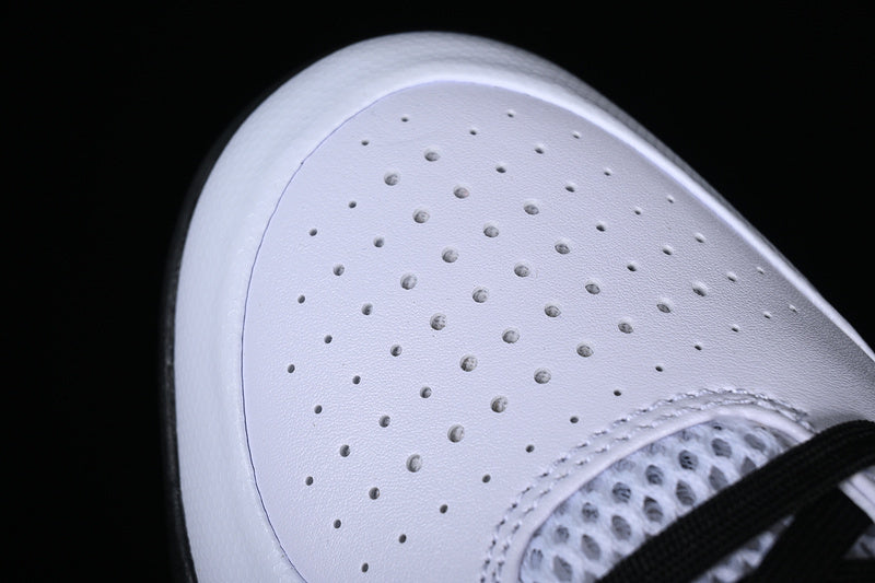 Nike Kobe 4 “Metallic Gold”