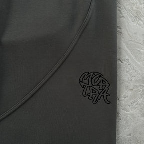 Shorts Mertra “Embroidered” ( Cinza Escuro )