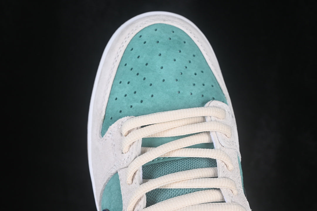 Dunk “Mineral Slate”