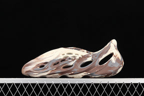 Yeezy Foam Runner “Cream Clay”