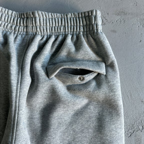 Calça Corteiz “HMP Straight Jogging”