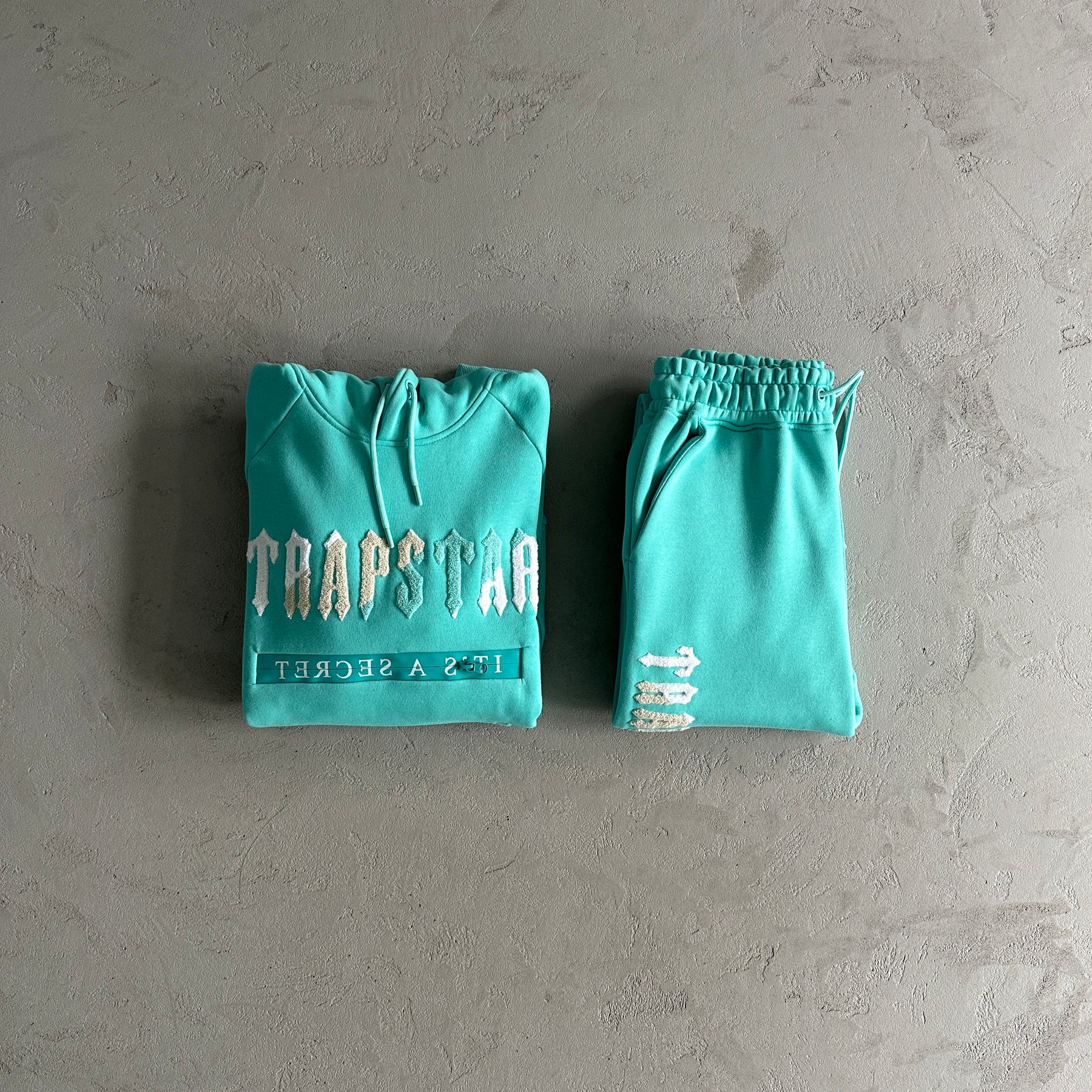 Conjunto Trapstar “Tiffany Blue”