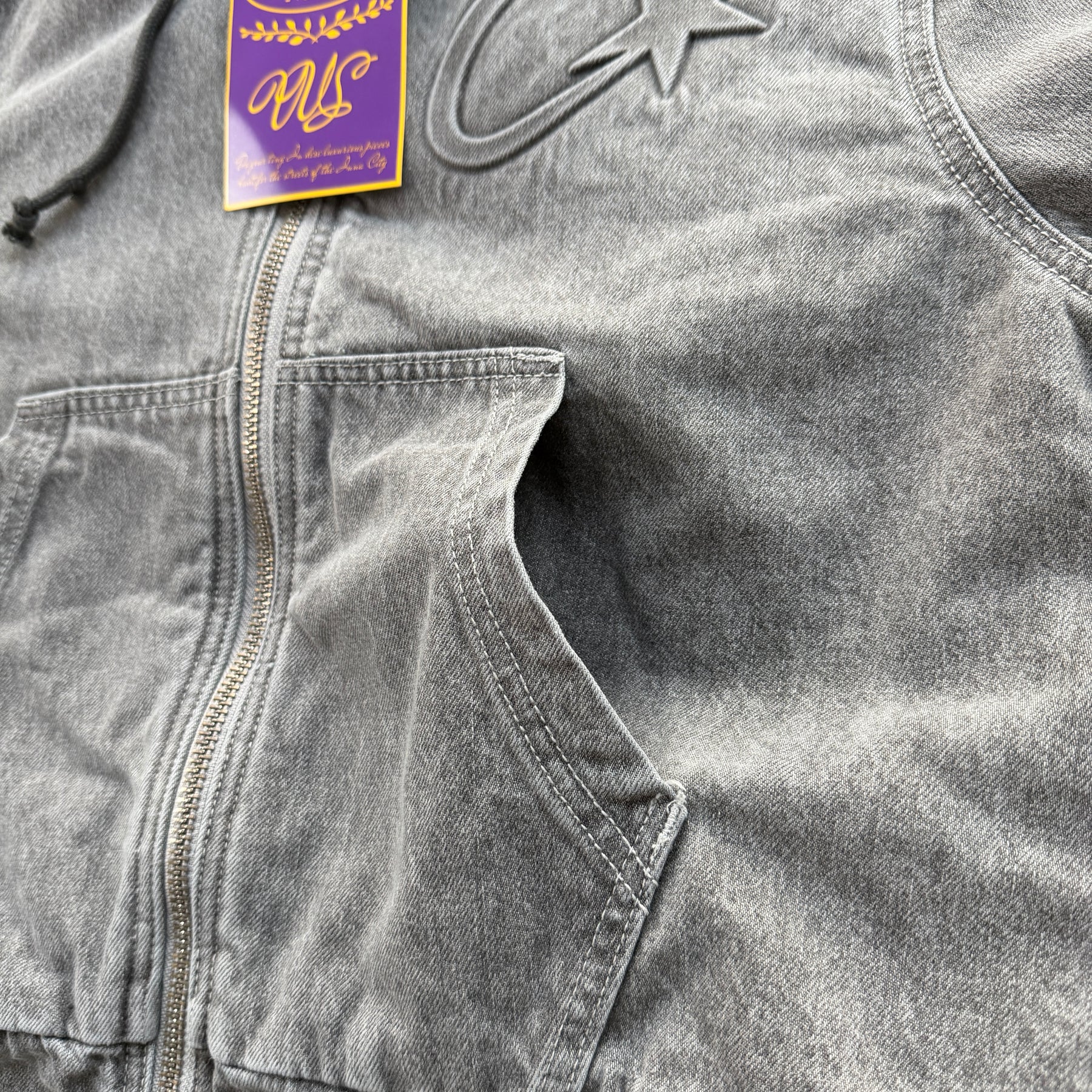 Jaqueta Corteiz “Embossed C-Star” ( Cinza )