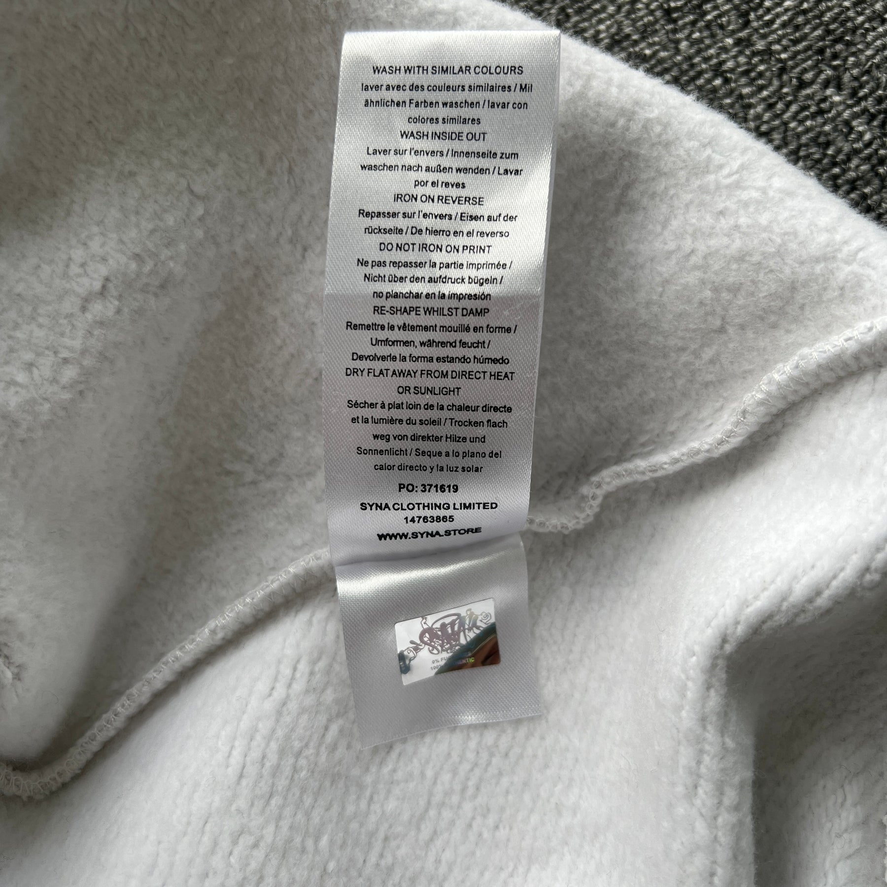 Conjunto Syna World “Crest Oth“ ( Branco e Preto)