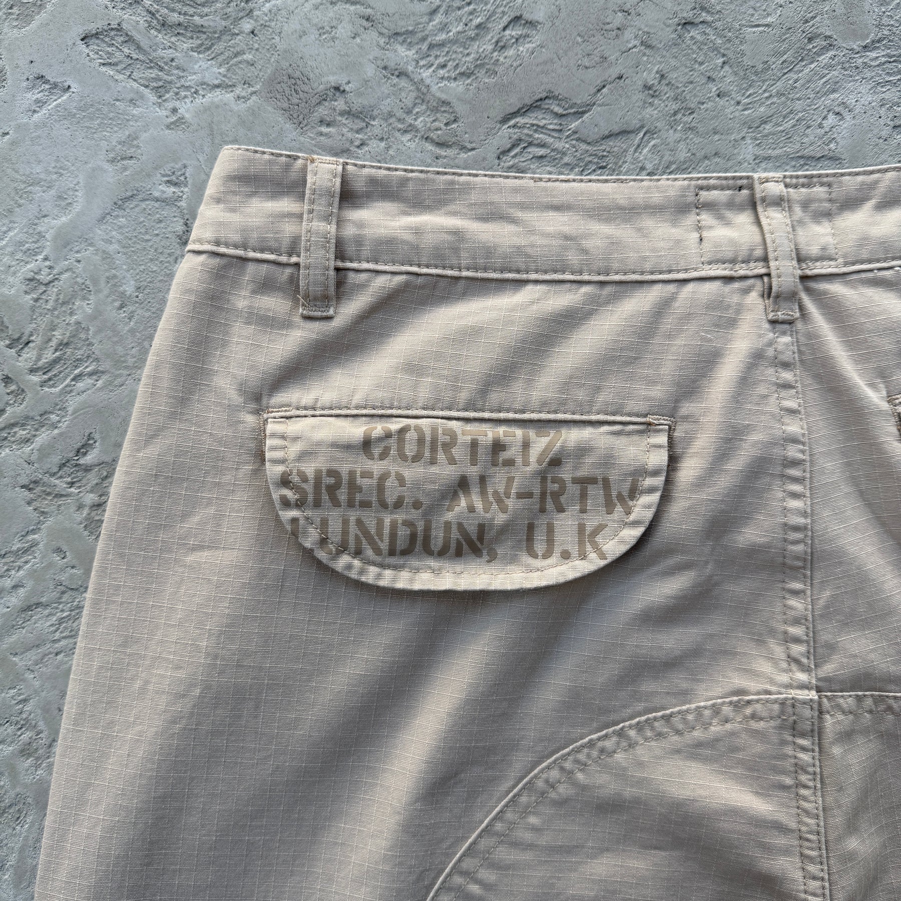 Calça Corteiz “Guerillaz Cargo Pant”