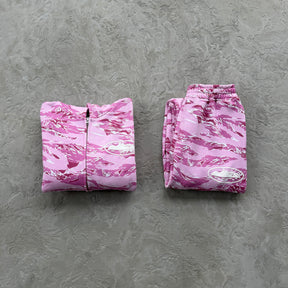 Conjunto Corteiz “Island Puff Print Pink”