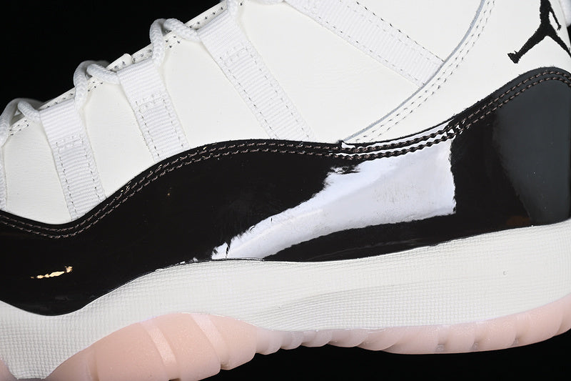 Air Jordan 11  “Neapolitan”