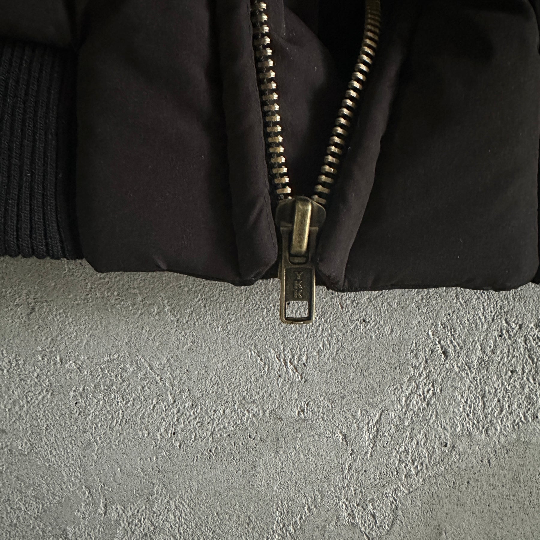 Jaqueta Corteiz “Old English Bomber”