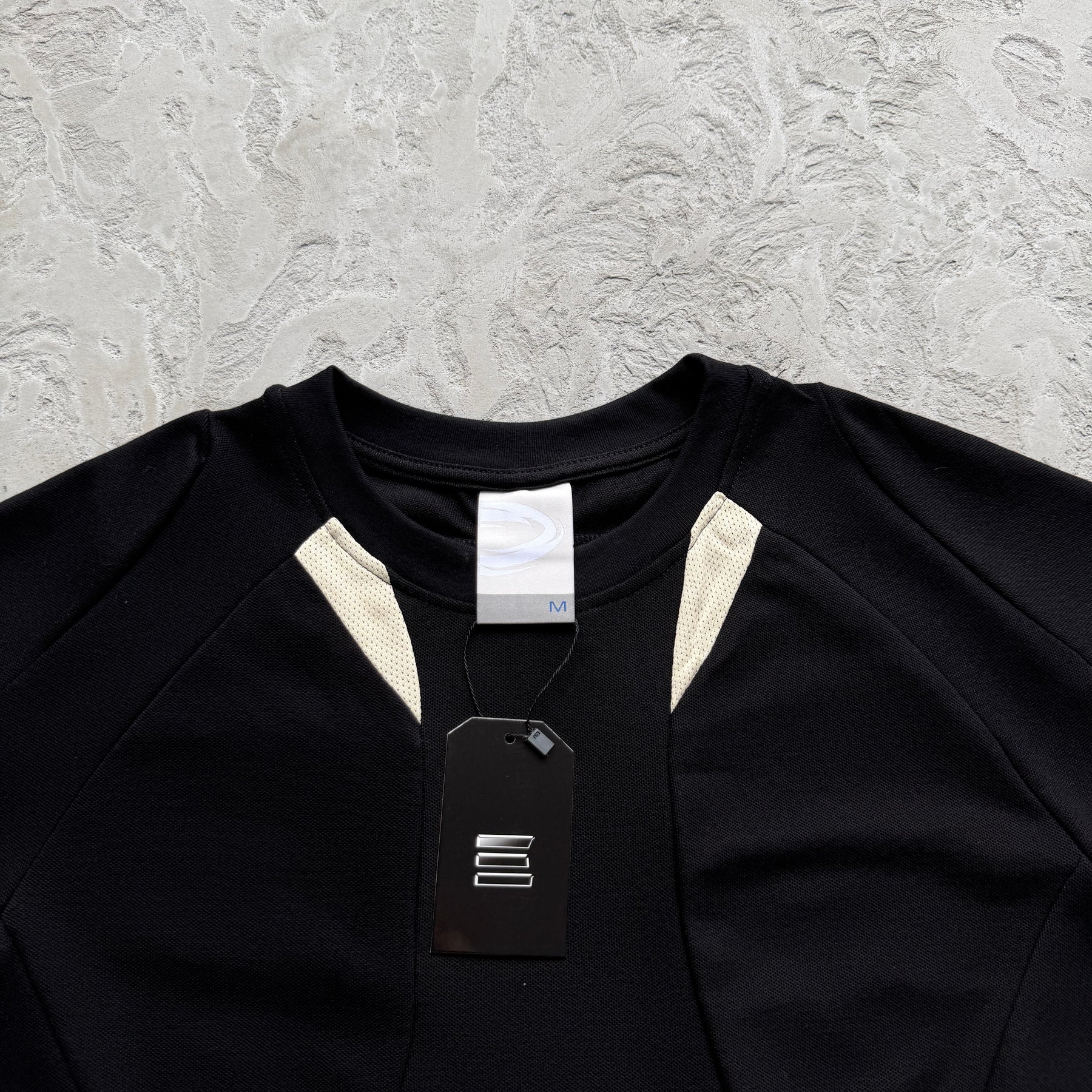 Camisa Mertra “Black Wisp”