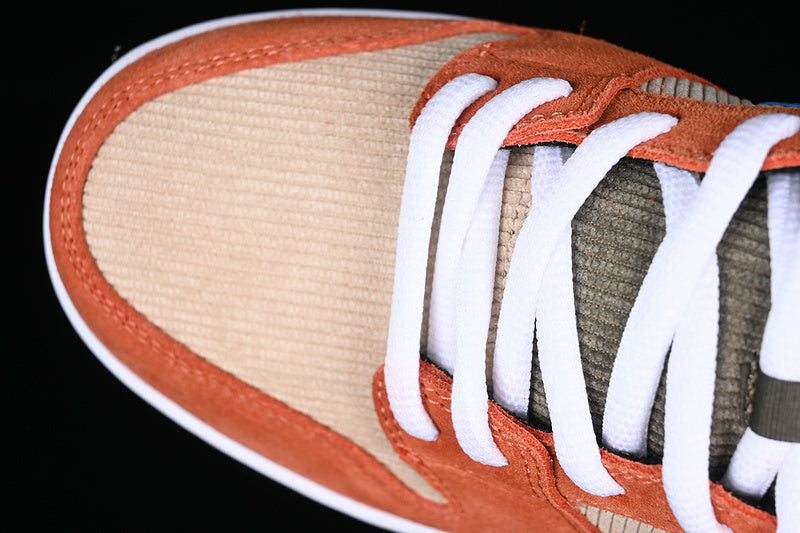 Dunk “Corduroy Dusty Peach”