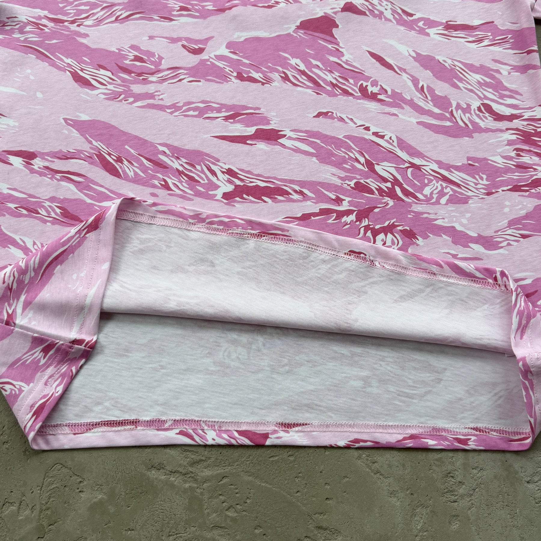 Camisa Corteiz “Island Puff Print”