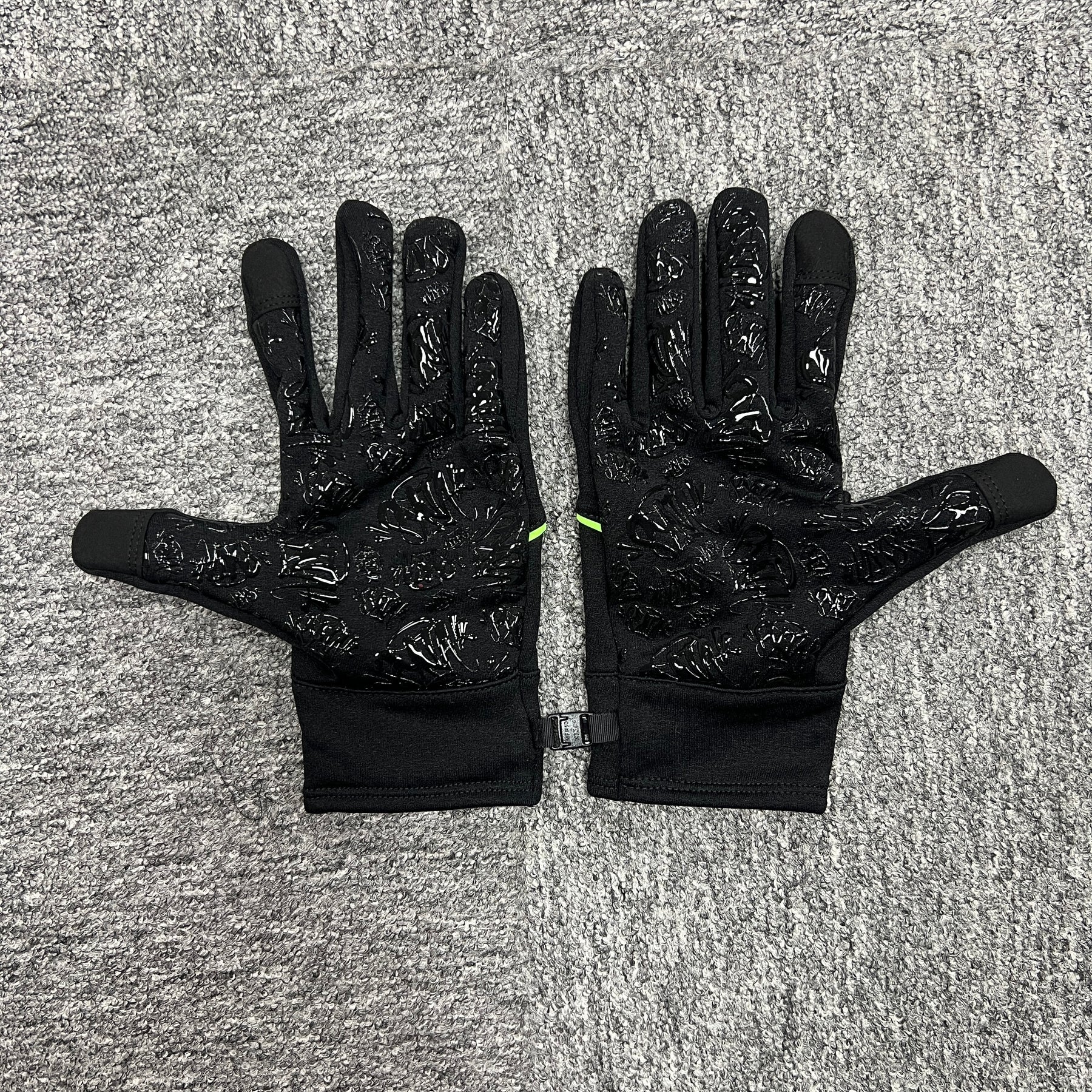 Luva Syna World ( Preta )