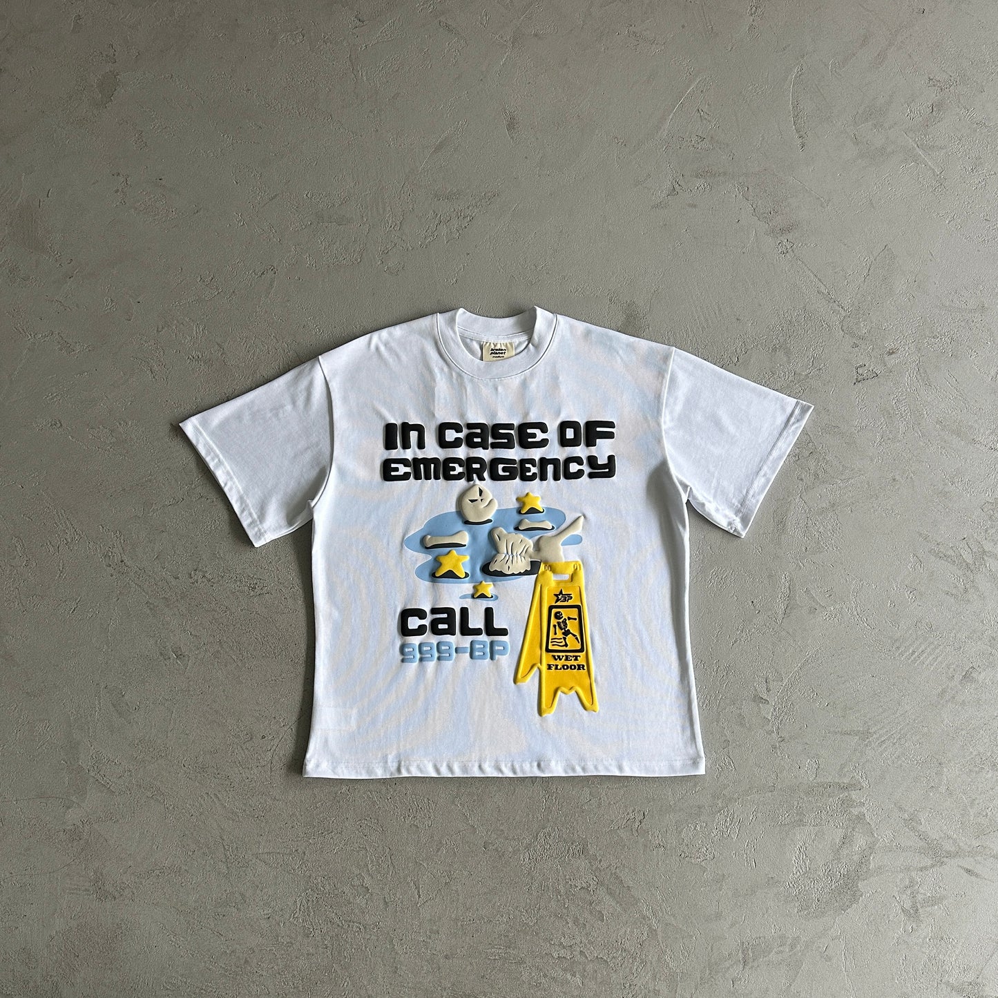 Camisa Broken Planet “in case emergency”