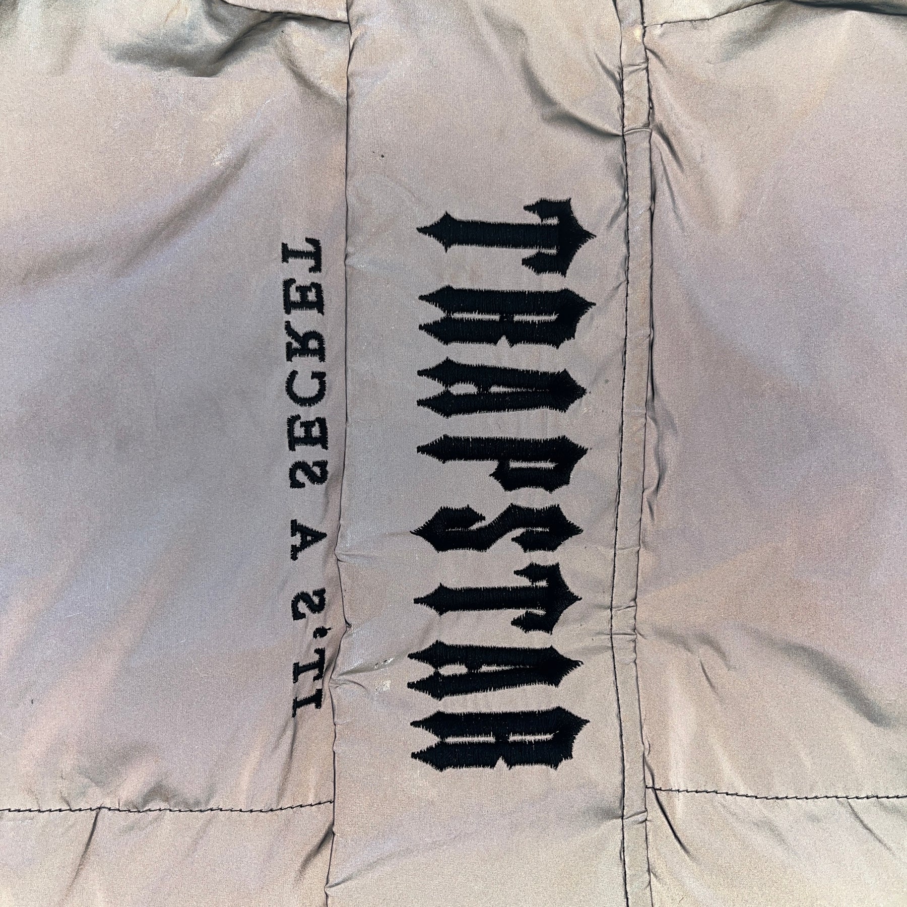 Jaqueta Trapstar “Decoded 2.0 Hooded Puffer” ( Refletivo )