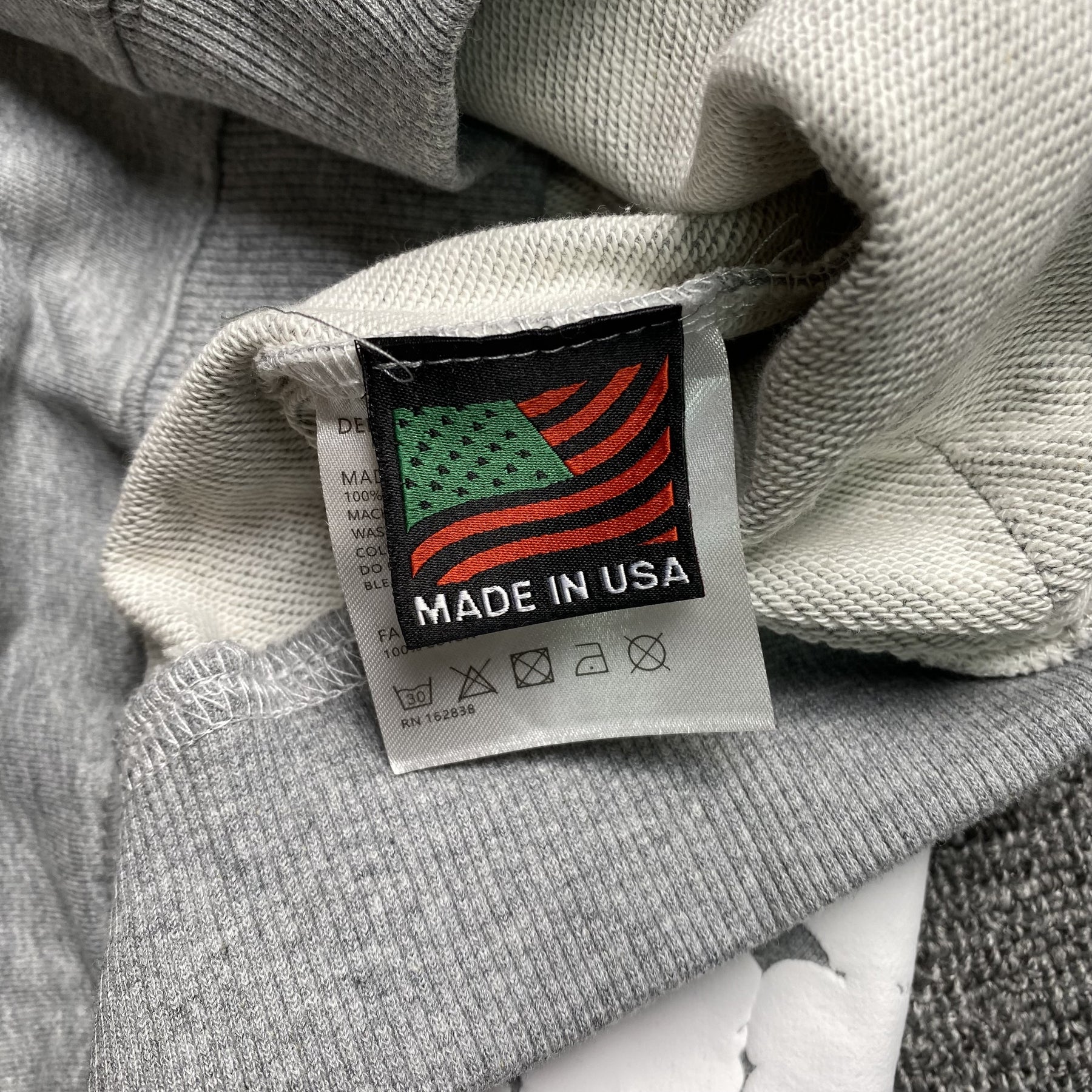 Conjunto Denim Tears ( Cinza com Branco )