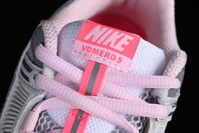 Vomero 5 “Metalic Silver"