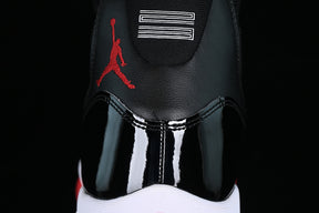 Air Jordan 11 ”Playoffs Bred”