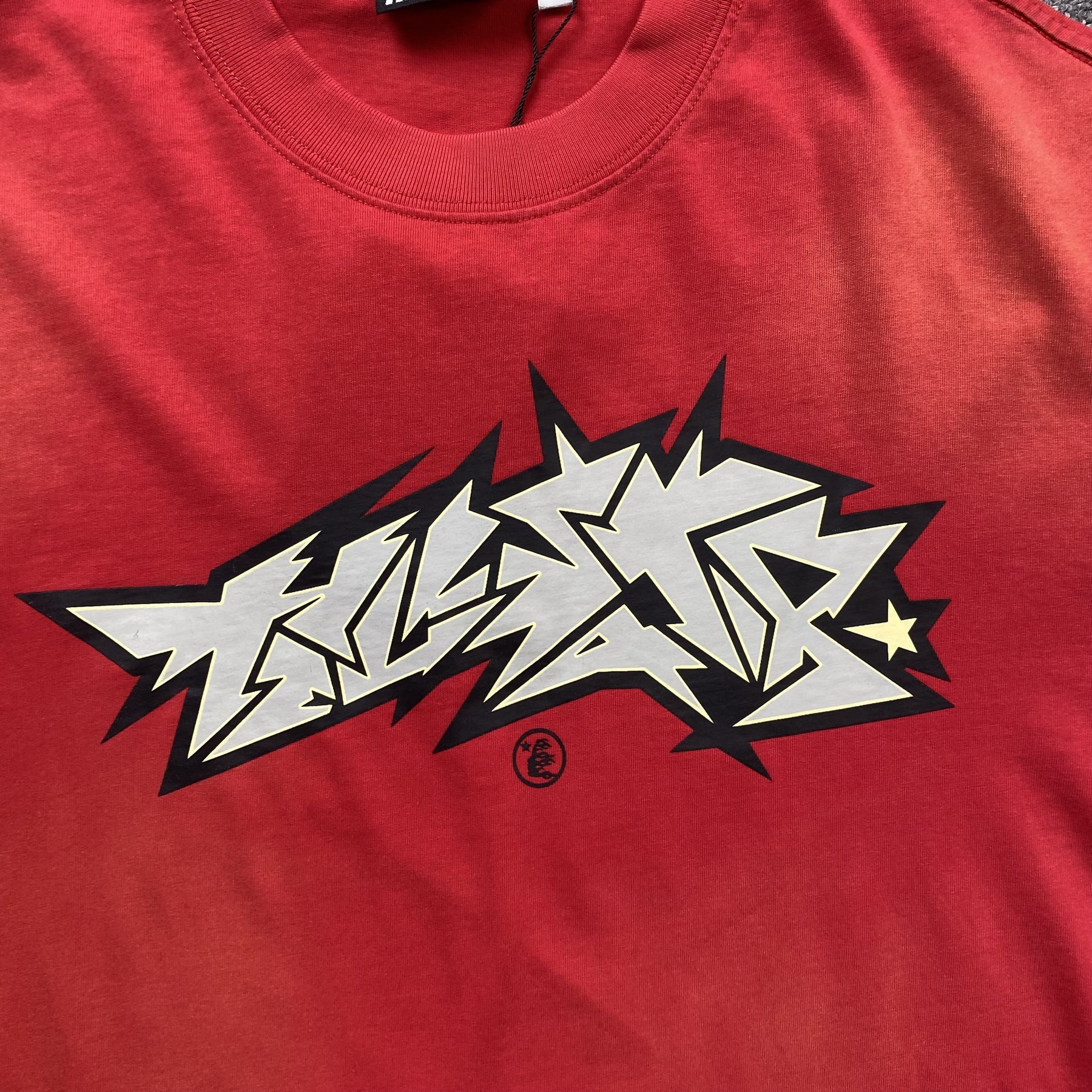 Camisa Hellstar “Crack Print” ( Vermelha )