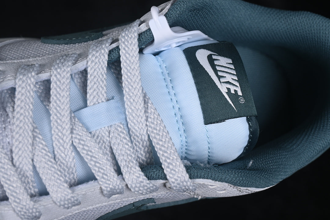 Dunk “Platinum Mineral Slate”
