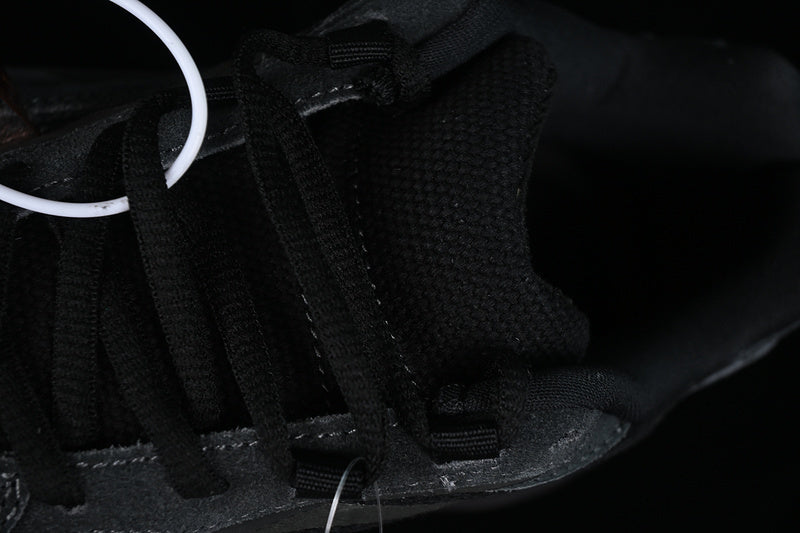 Yeezy Boost 700 “Vanta”