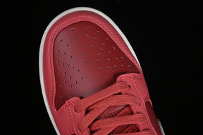 Dunk “Desert Berry”