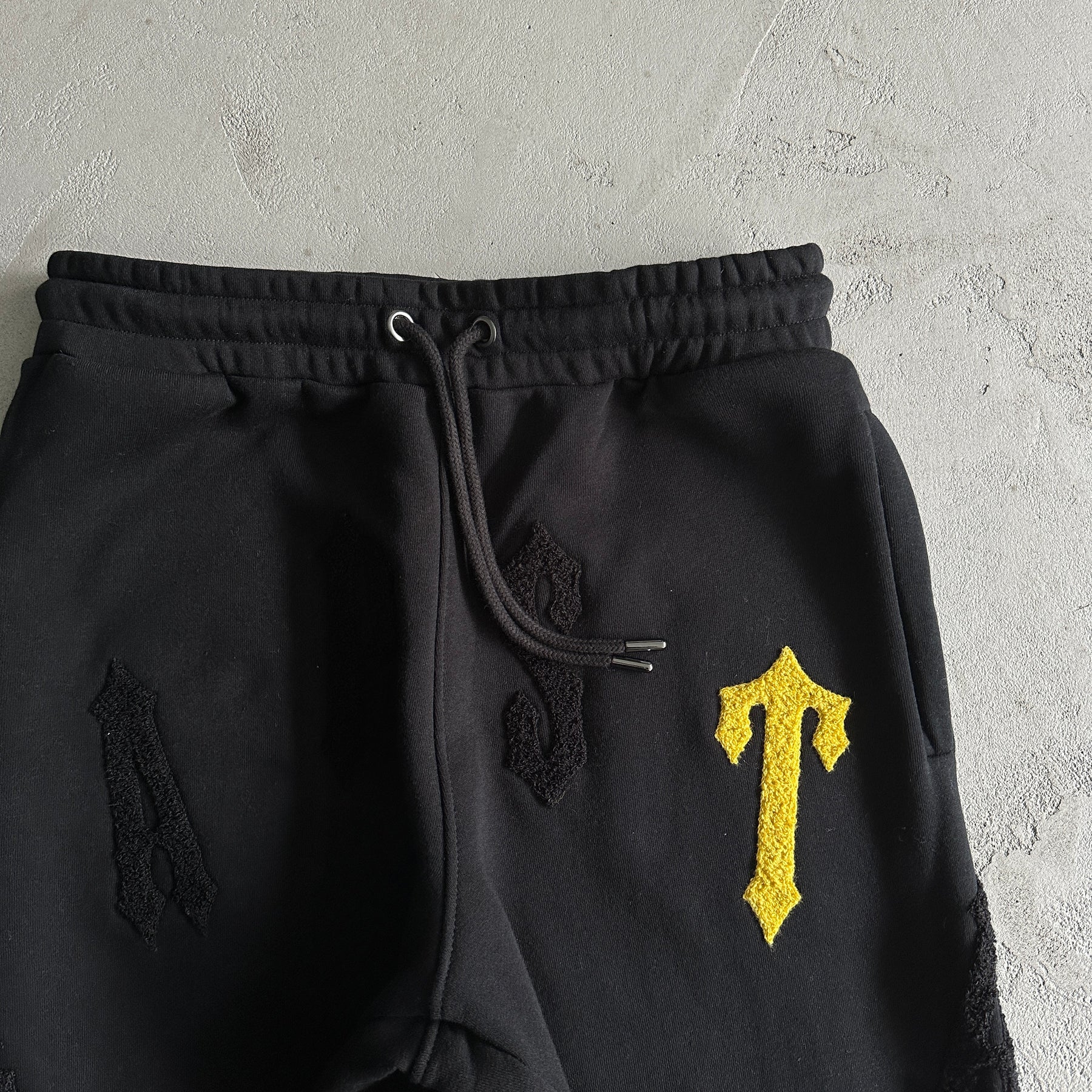 Conjunto Trapstar “Irongate Arch Chenille” ( Amarelo )
