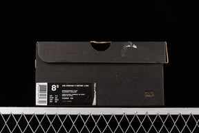 Air Jordan 11 Low ” University Blue ”