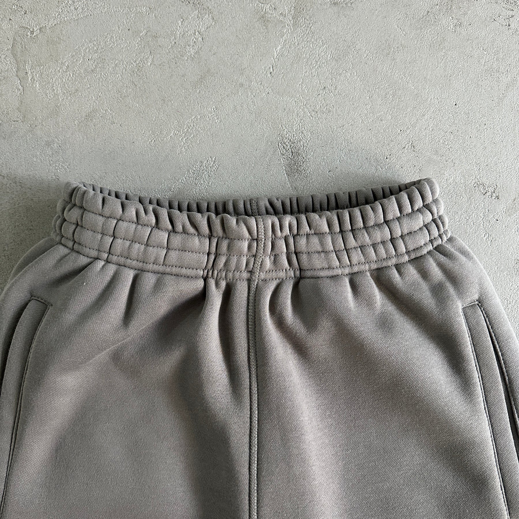 Conjunto Corteiz “Island Puff Print” ( Cinza )