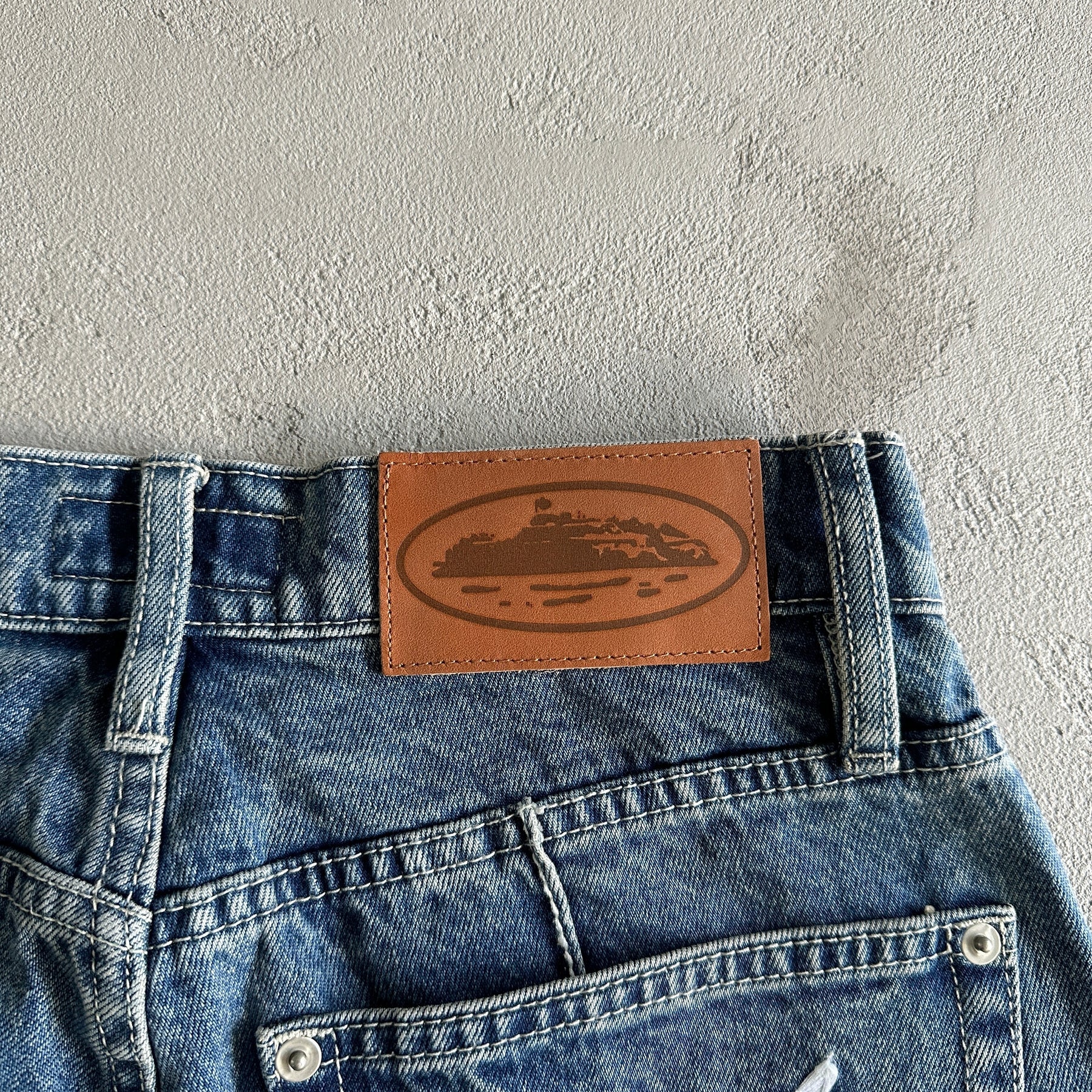 Shorts Corteiz “Denim Genes” ( Cinza )