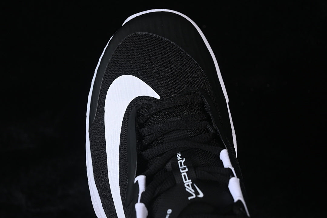 Zoom Vapor Pro 3 “Black and White”