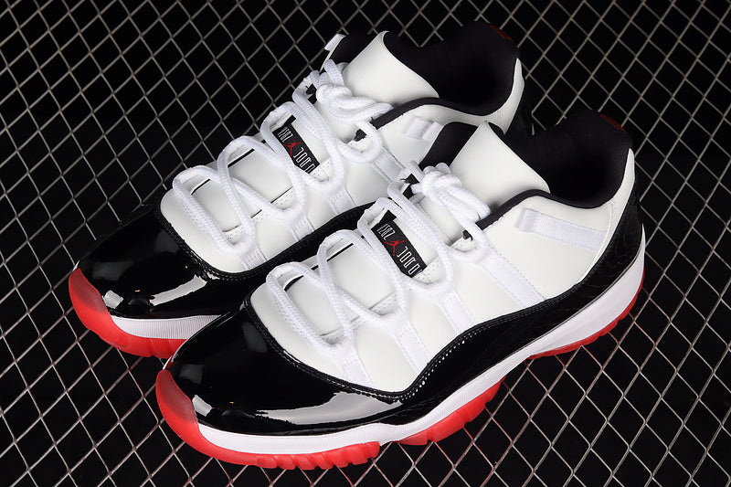 Air Jordan 11 Low ” Concord Bred ”