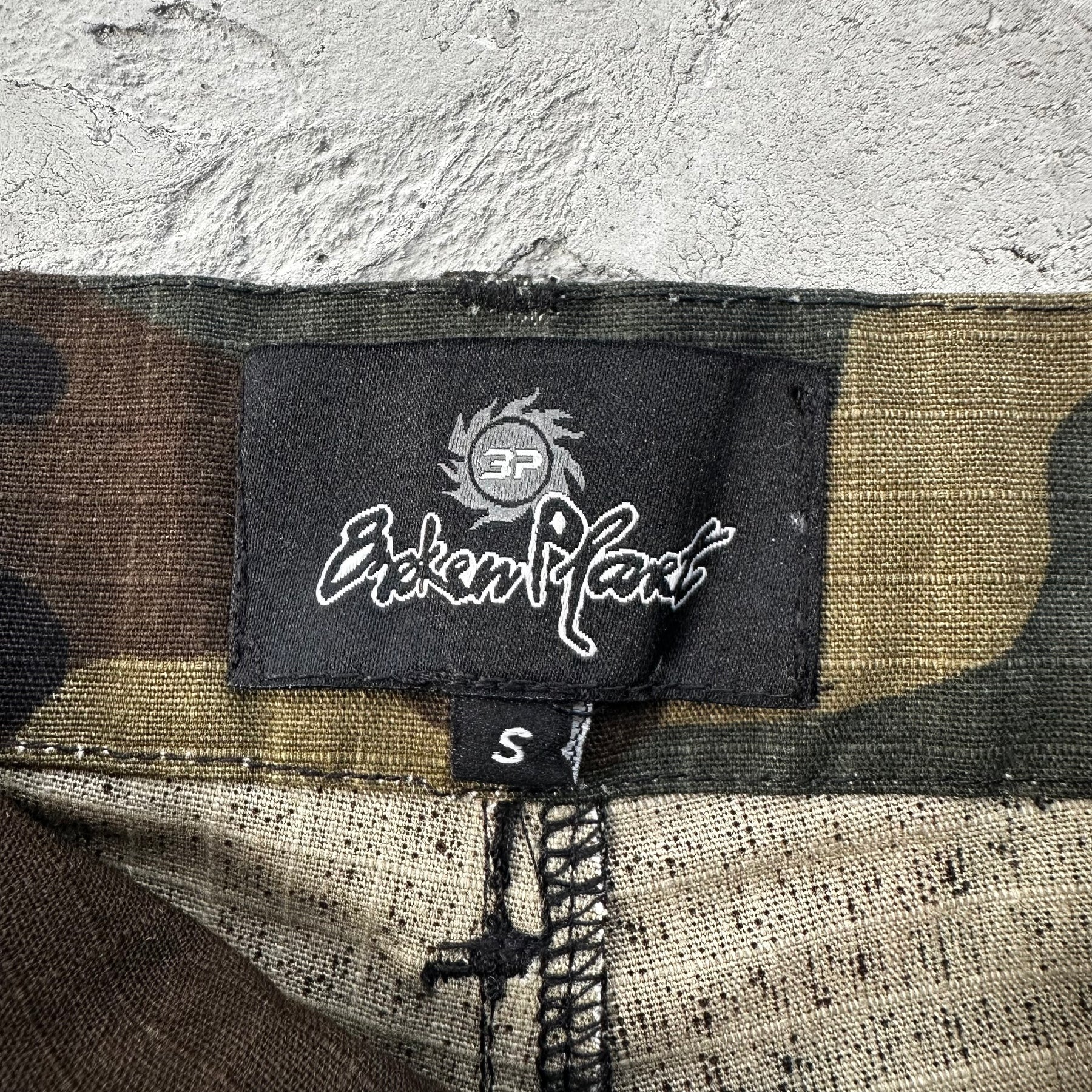 Calça Broken Planet “Camo Cargo Pants” ( Shorts e Calça )