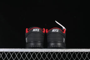 Dunk x Supreme “Black”