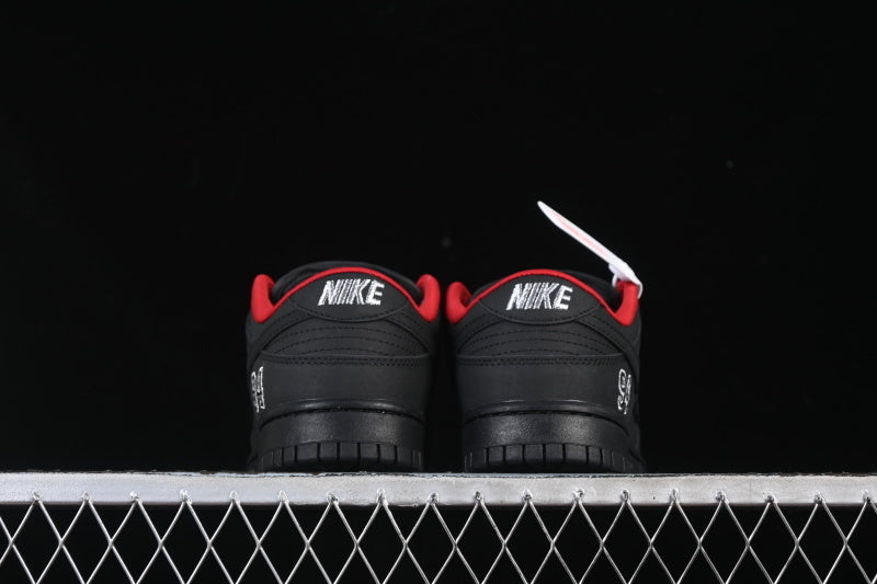 Dunk x Supreme “Black”