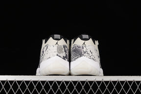 Air Jordan 11 Low ” Light Bone ”
