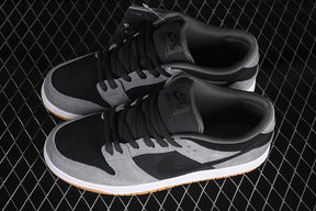 Dunk “Dark smoke grey”