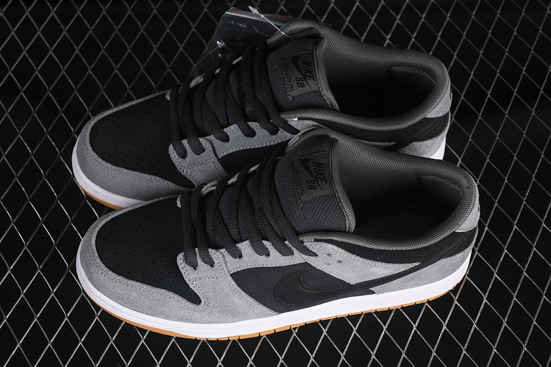 Dunk “Dark smoke grey”