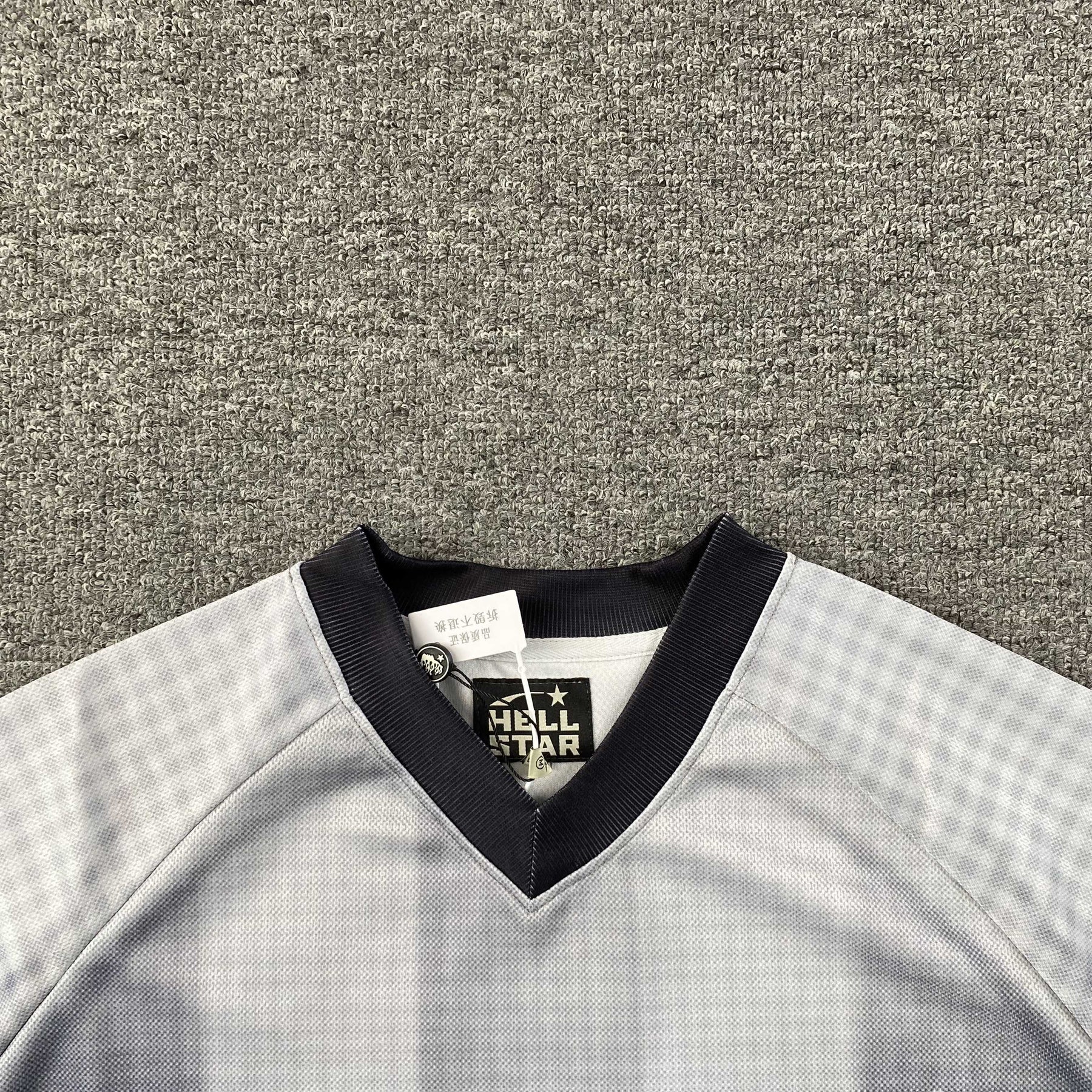 Camisa Hellstar “Sports Core Skull Gel”