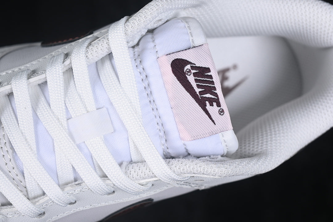 Dunk “Plum Chalk”