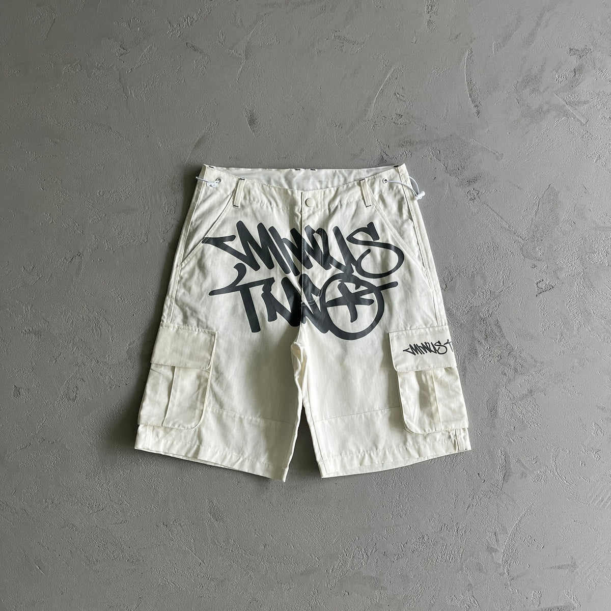 Shorts Cargo MNUS TWO “Graff” ( Branco )