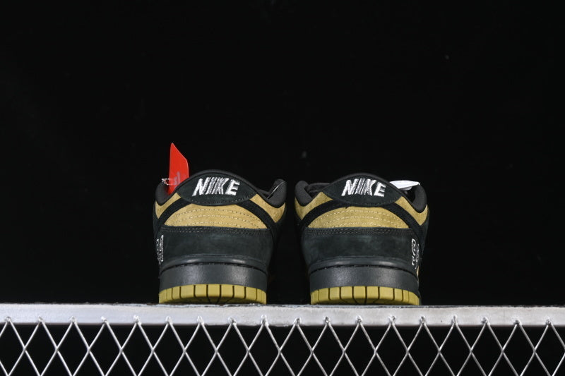 Dunk x Supreme “Camper Green”