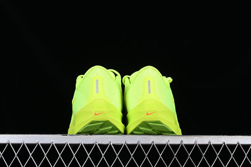 Air Zoom Pegasus 40 “Volt”