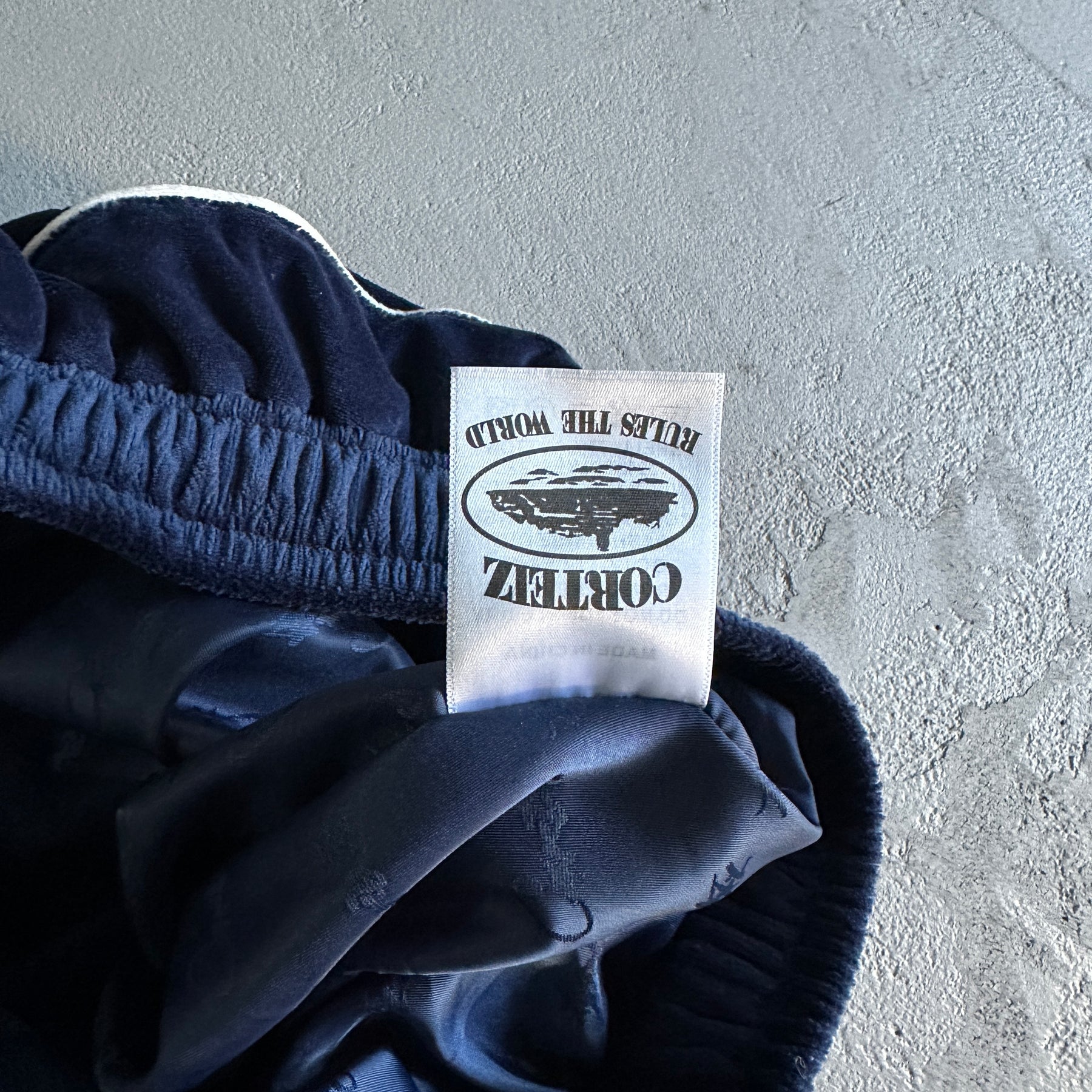 Conjunto Corteiz “Velour Amg” ( Azul )