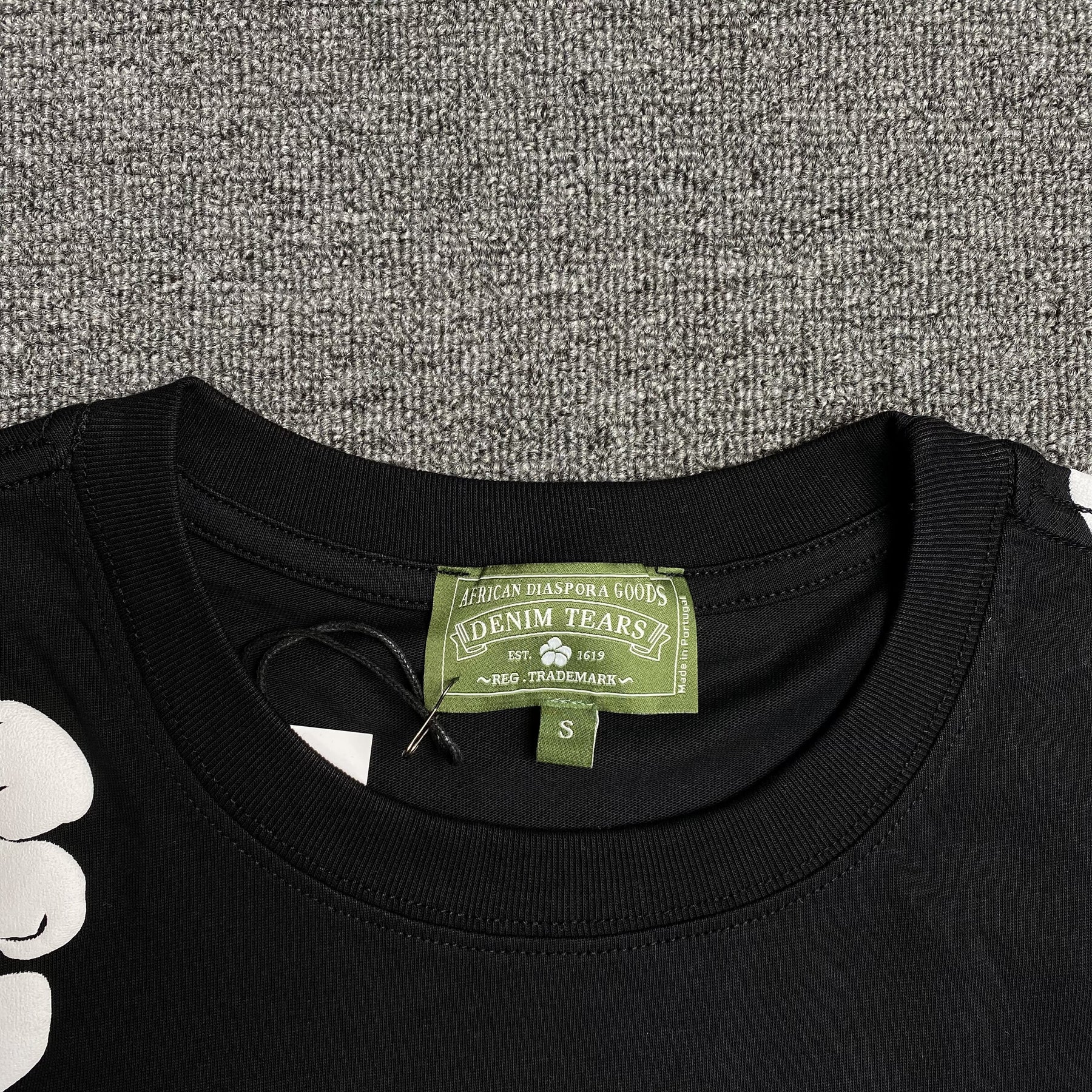 Camisa Denim Tears (Branca e Preta)