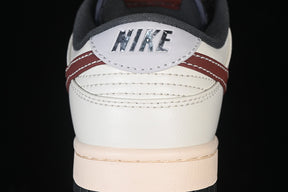 Dunk “Soft Pearl Dark Pony”