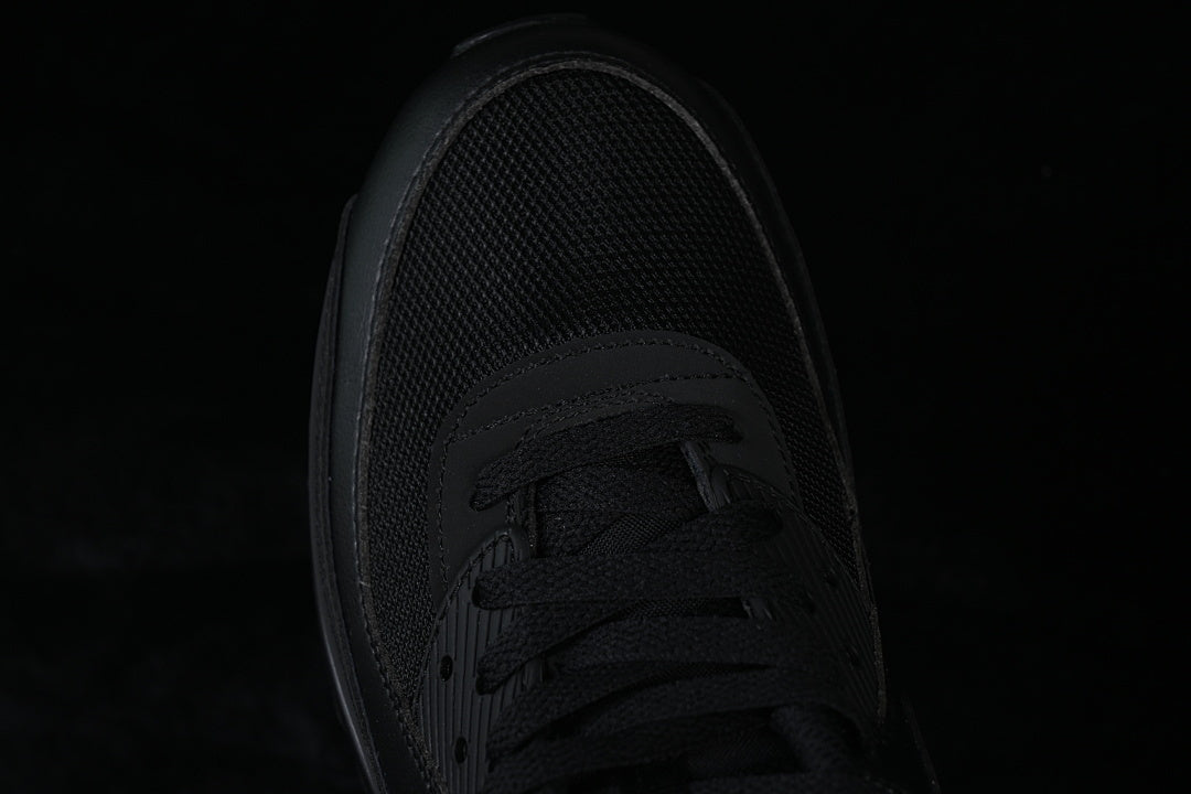 Air max 90 “Essential Triple Black”